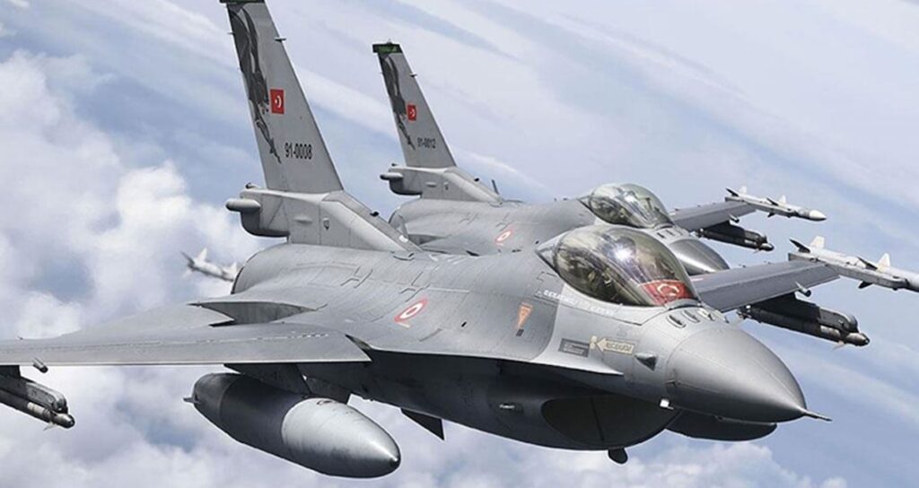 Avrupa ülkesinin üzerinde F-16, hava aracını vurdu