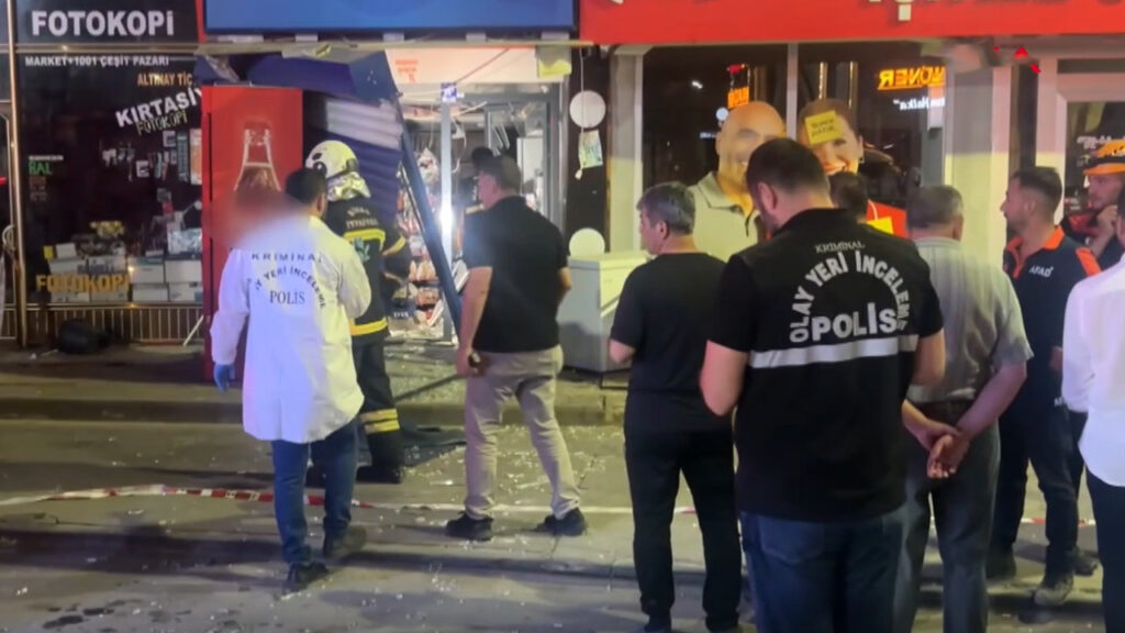 Şiddetli patlamada camlar tuzla buz oldu: Sivas’ta klima bomba gibi patladı
