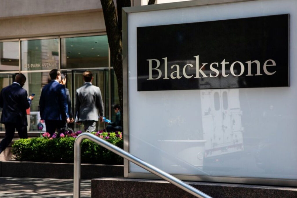 Blackstone’un 78 milyar dolarlık amiral gemisi kredi fonunda üst düzey ayrılık, eş CEO Jonathan Bock istifa etti