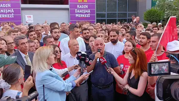 Ankara’da toplu istifa buluşması: CHP’den istifa edip YENİ Parti’ye katıldılar